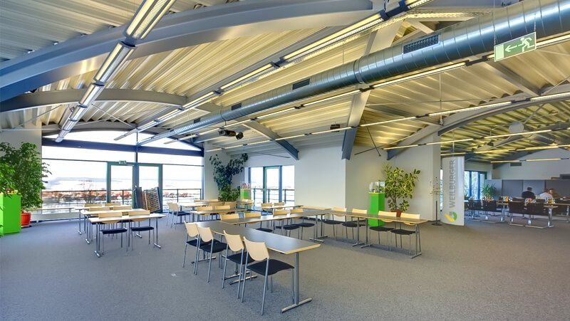 TRAINING UND SCHULUNG