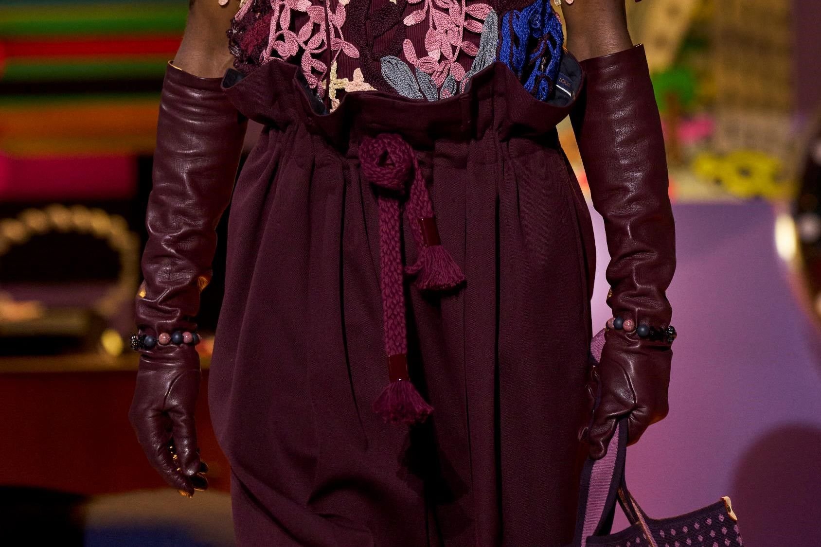 LEATHER FINISHING SOLUTIONS FOR LUXURY GOODS & FASHION